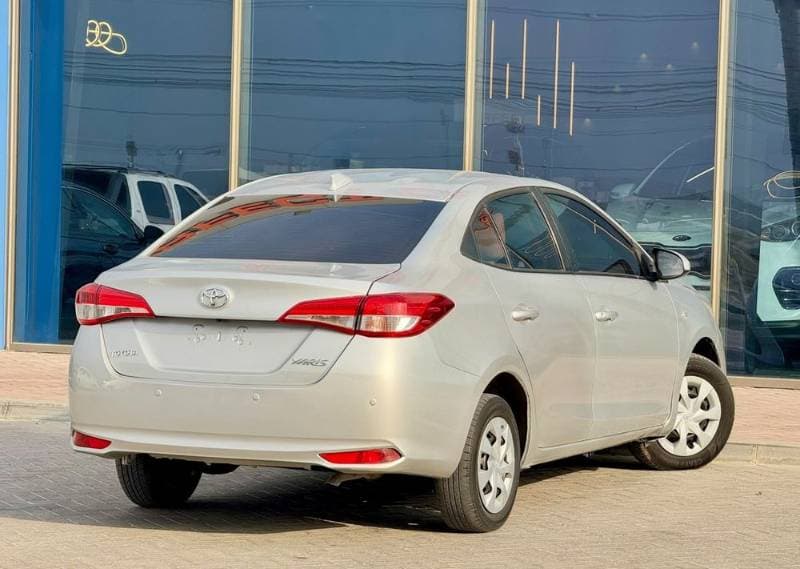 2019 Toyota Yaris thumbnail 3