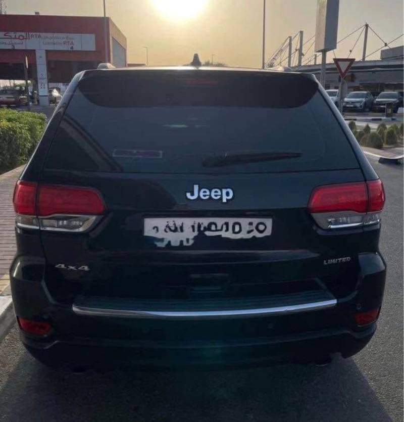 2015 Jeep Grand Cherokee thumbnail 2