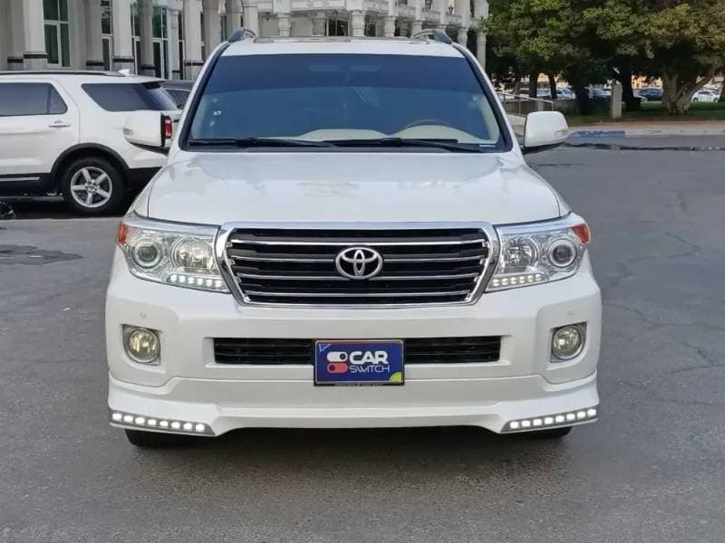 2015 Toyota Land Cruiser thumbnail 2