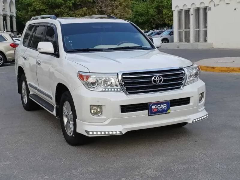 2015 Toyota Land Cruiser thumbnail 3