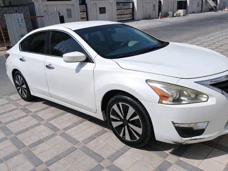 2015 Nissan Altima thumbnail 2