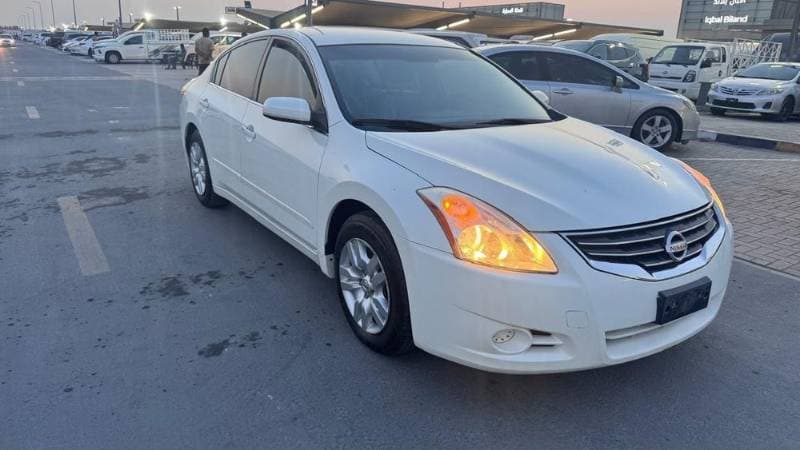 2012 Nissan Altima thumbnail 3