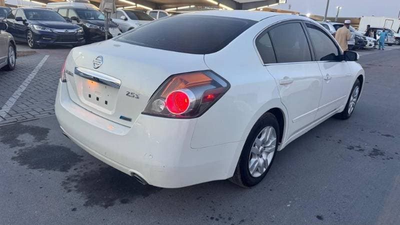 2012 Nissan Altima thumbnail 6