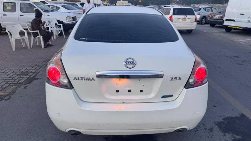 2012 Nissan Altima thumbnail 8