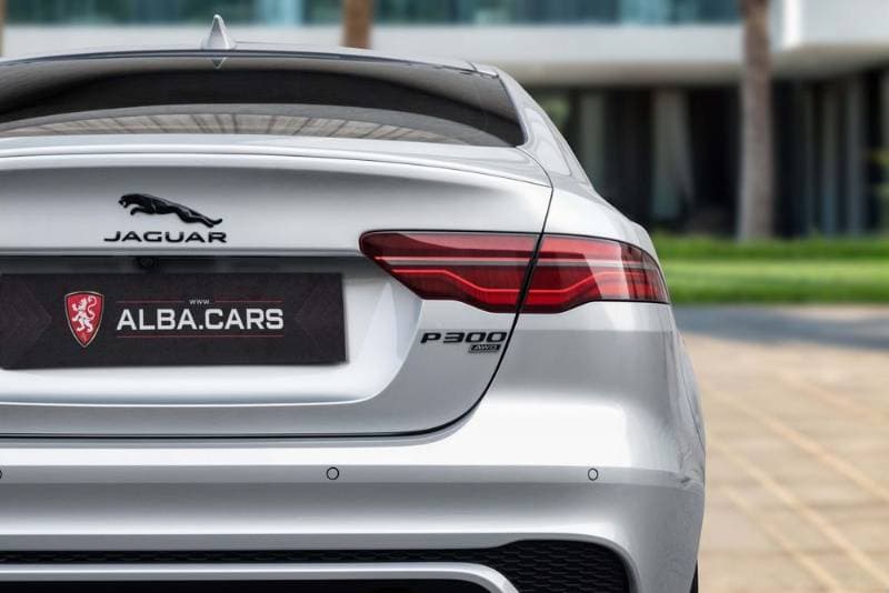 2021 Jaguar XE thumbnail 6