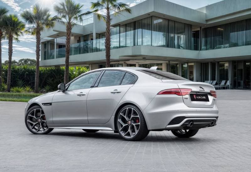 2021 Jaguar XE thumbnail 3