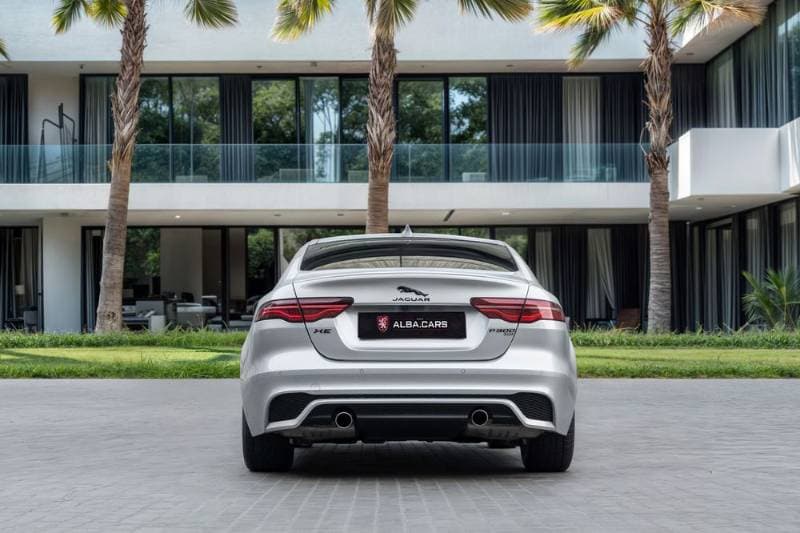 2021 Jaguar XE thumbnail 5
