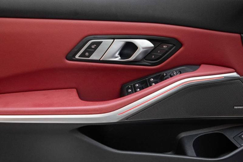 2023 BMW 3-Series thumbnail 3