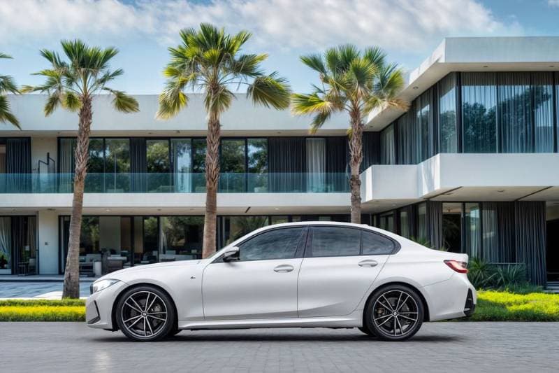 2023 BMW 3-Series thumbnail 4