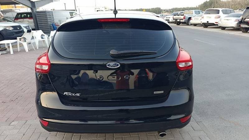 2018 Ford Focus thumbnail 2