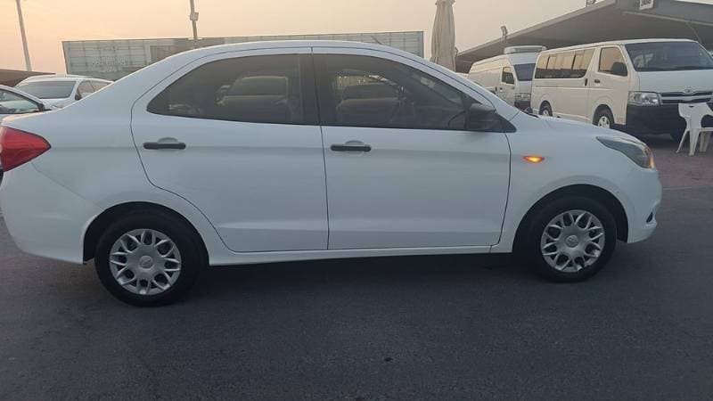 2017 Ford Figo Sedan thumbnail 3