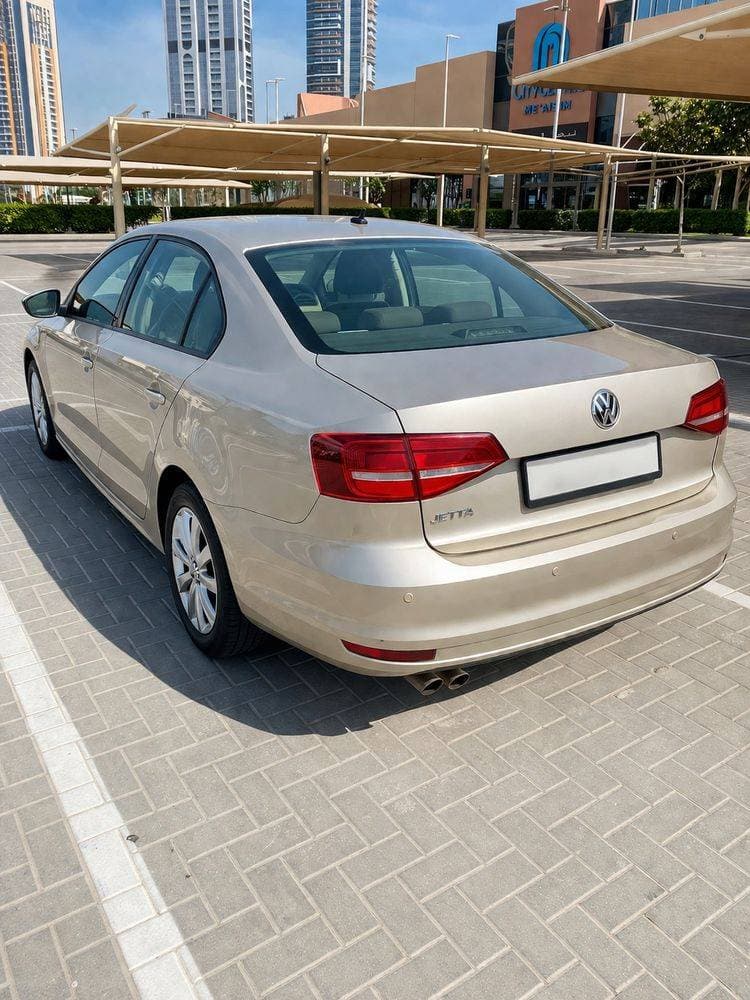 2015 Volkswagen Jetta thumbnail 4