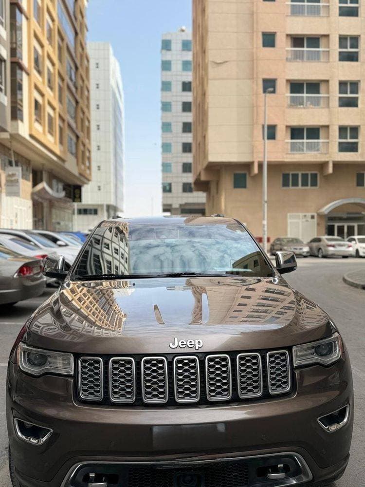 2017 Jeep Grand Cherokee thumbnail 3