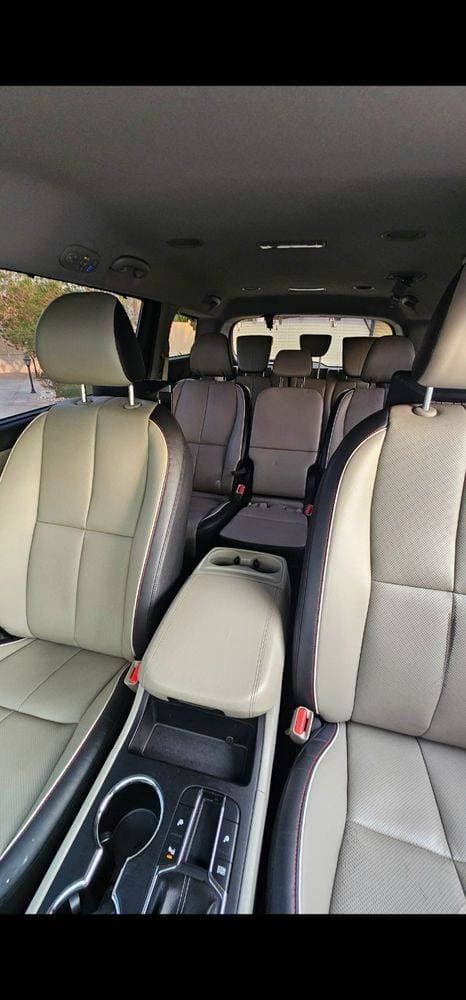 2020 Kia Sedona thumbnail 3