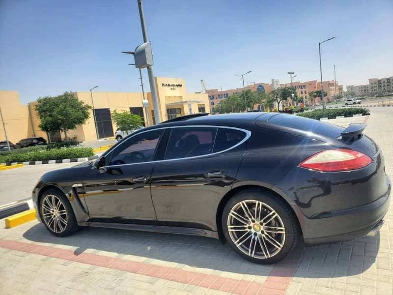 2012 Porsche Panamera thumbnail 2