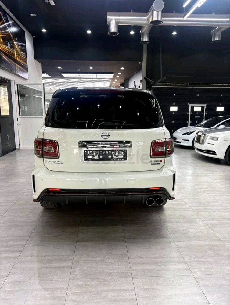 2019 Nissan Patrol thumbnail 4