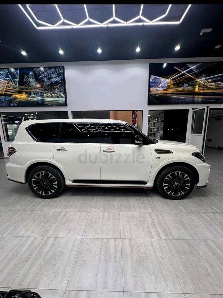 2019 Nissan Patrol thumbnail 3