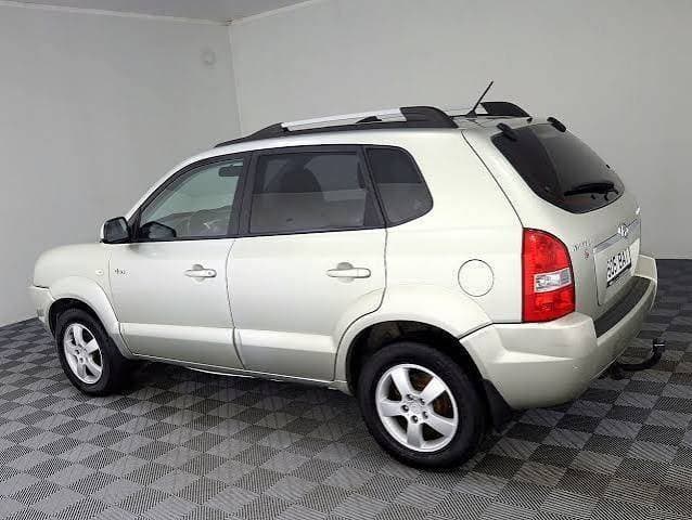 2008 Hyundai Tucson thumbnail 3