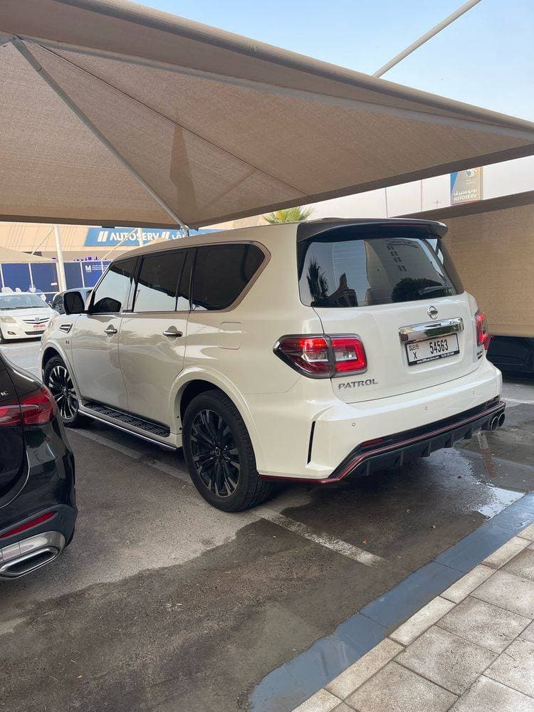 2016 Nissan Patrol thumbnail 2