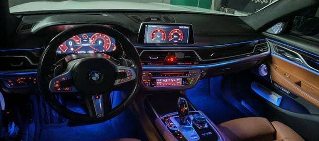 2017 BMW 7 Series thumbnail 3
