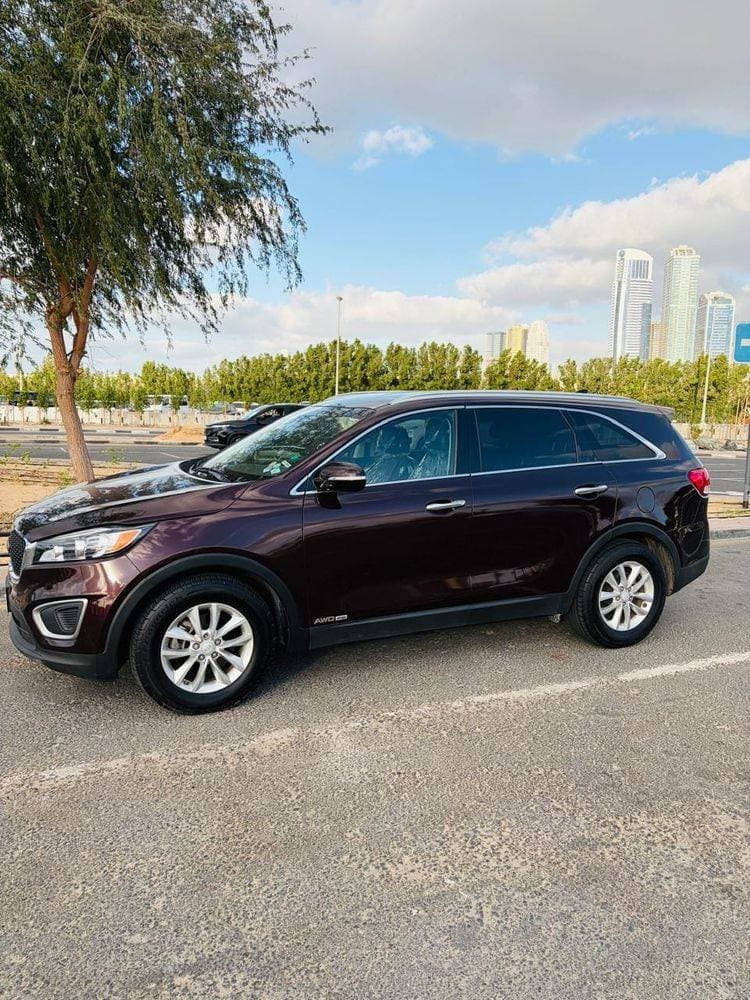 2016 Kia Sorento thumbnail 3