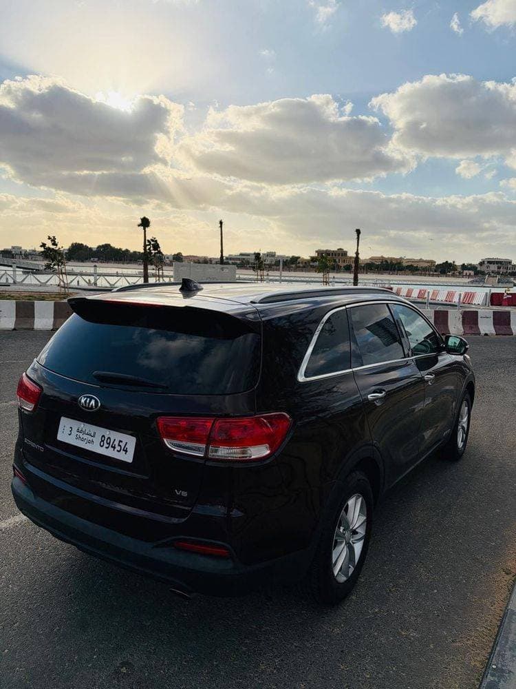 2016 Kia Sorento thumbnail 4