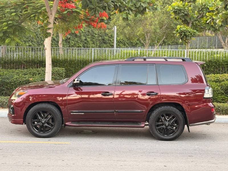 2015 Lexus LX 570 thumbnail 5