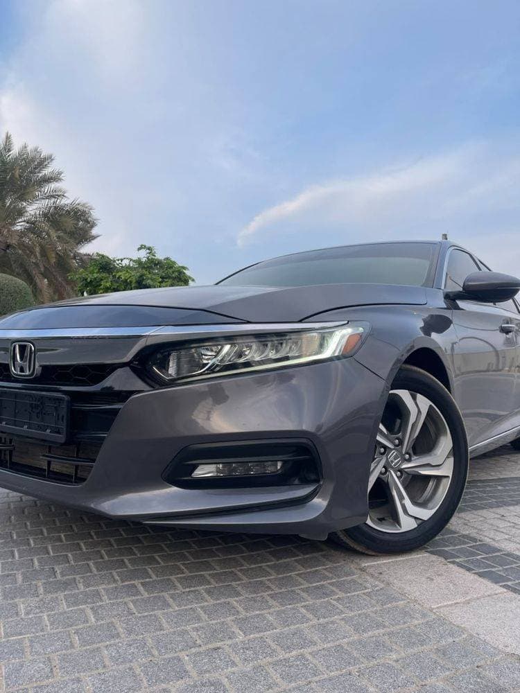2019 Honda Accord thumbnail 2