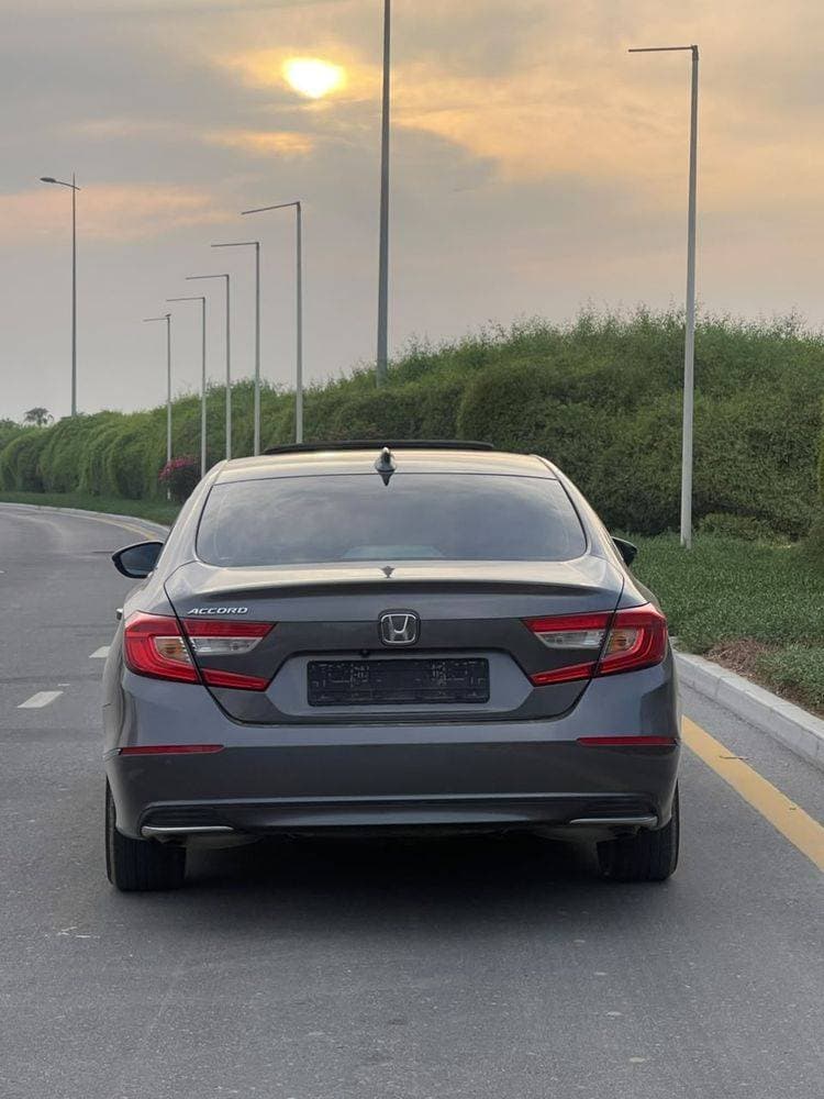 2019 Honda Accord thumbnail 6