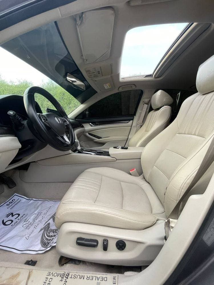 2019 Honda Accord thumbnail 5