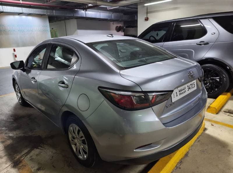 2019 Toyota Yaris Sedan thumbnail 2