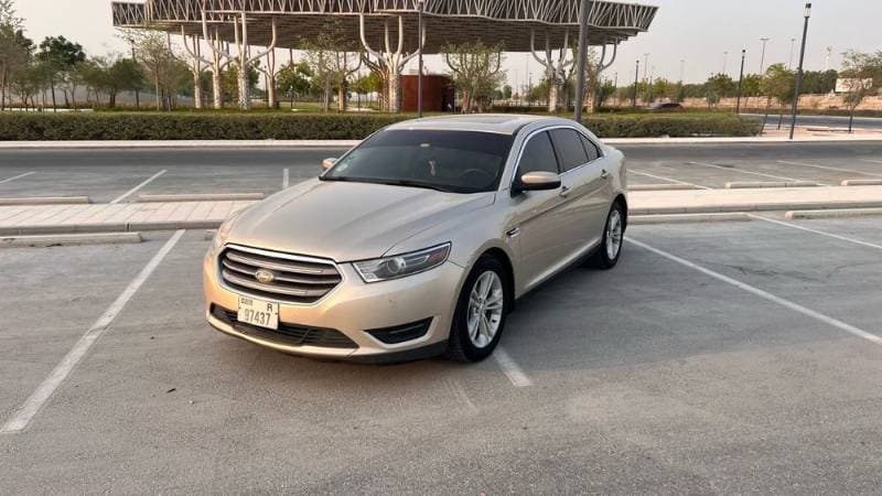 2017 Ford Taurus thumbnail 2