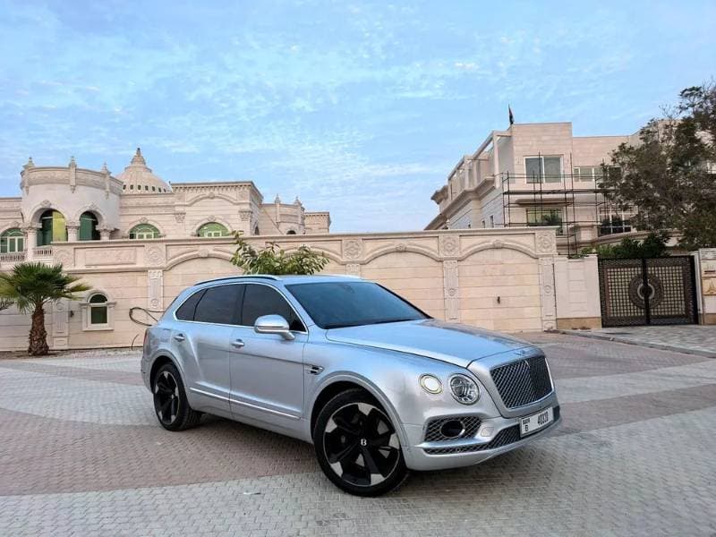2017 Bentley Bentayga thumbnail 3