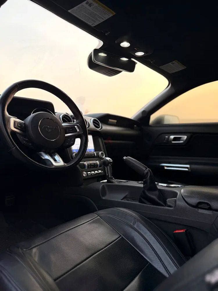 2023 Ford Mustang thumbnail 2