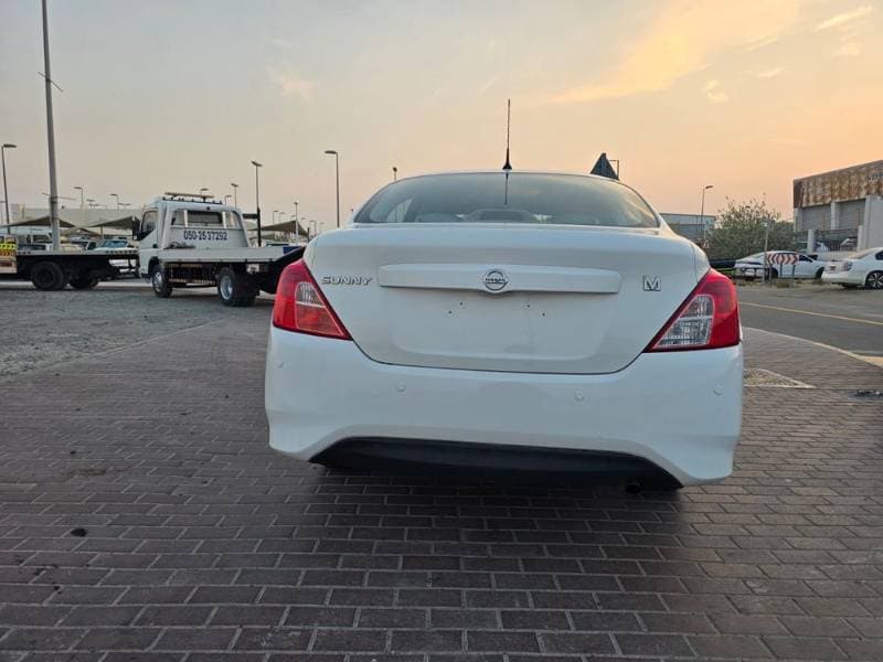2022 Nissan Sunny thumbnail 3