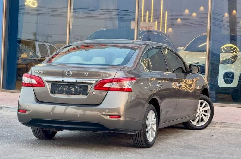 2018 Nissan Sentra thumbnail 5