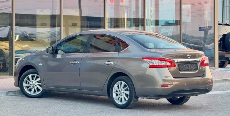 2018 Nissan Sentra thumbnail 4