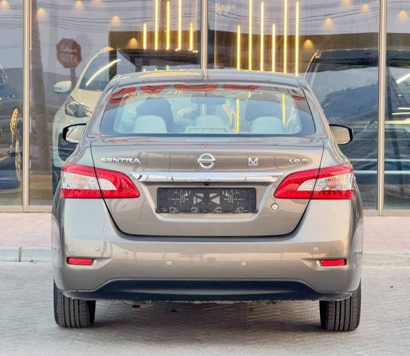 2018 Nissan Sentra thumbnail 6