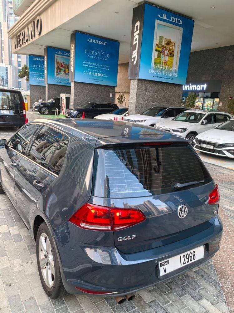 2014 Volkswagen Golf thumbnail 3