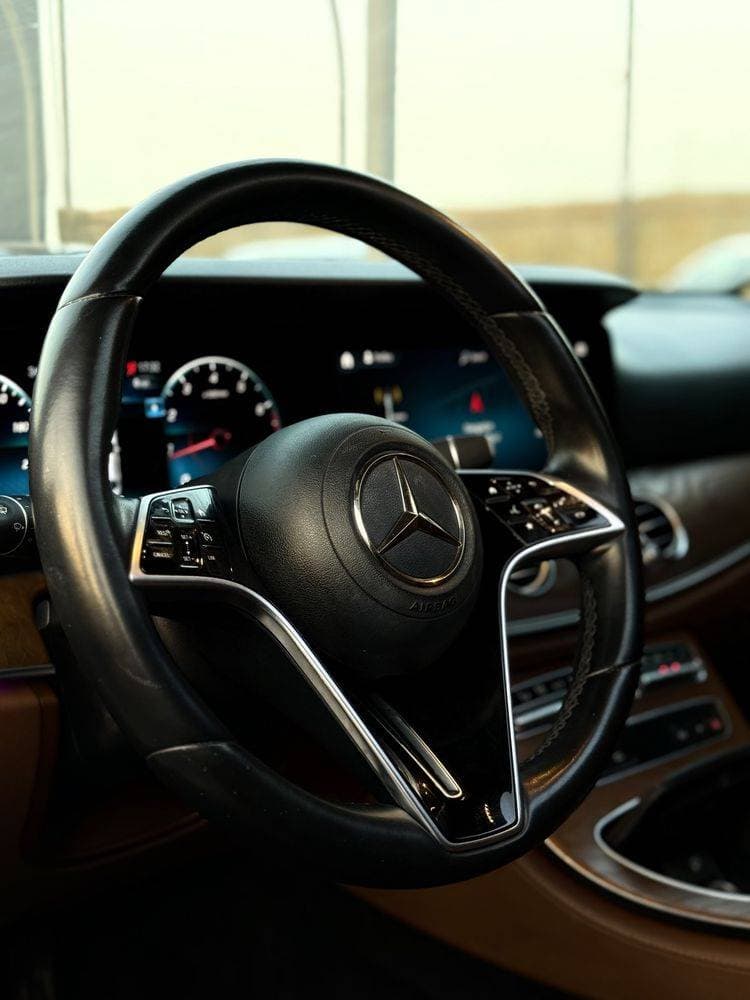 2021 Mercedes-Benz E-Class Saloon thumbnail 6