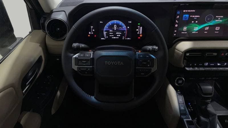 2025 Toyota Land Cruiser Prado thumbnail 7