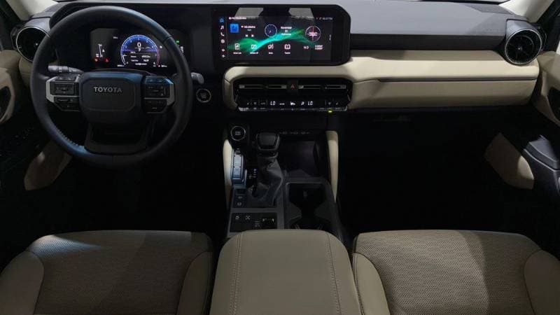 2025 Toyota Land Cruiser Prado thumbnail 6