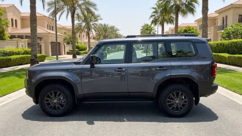 2025 Toyota Land Cruiser Prado thumbnail 4