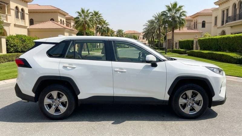 2025 Toyota RAV4 thumbnail 2