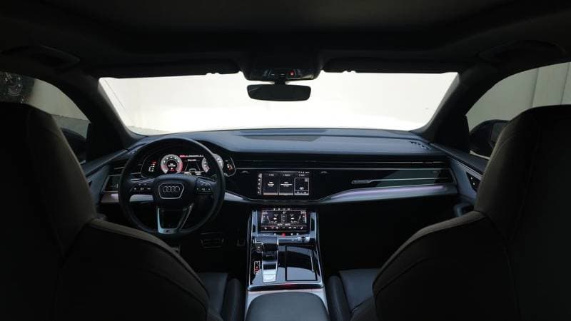 2023 Audi Q8 thumbnail 3