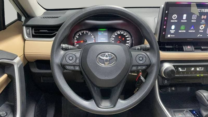 2025 Toyota RAV4 thumbnail 7