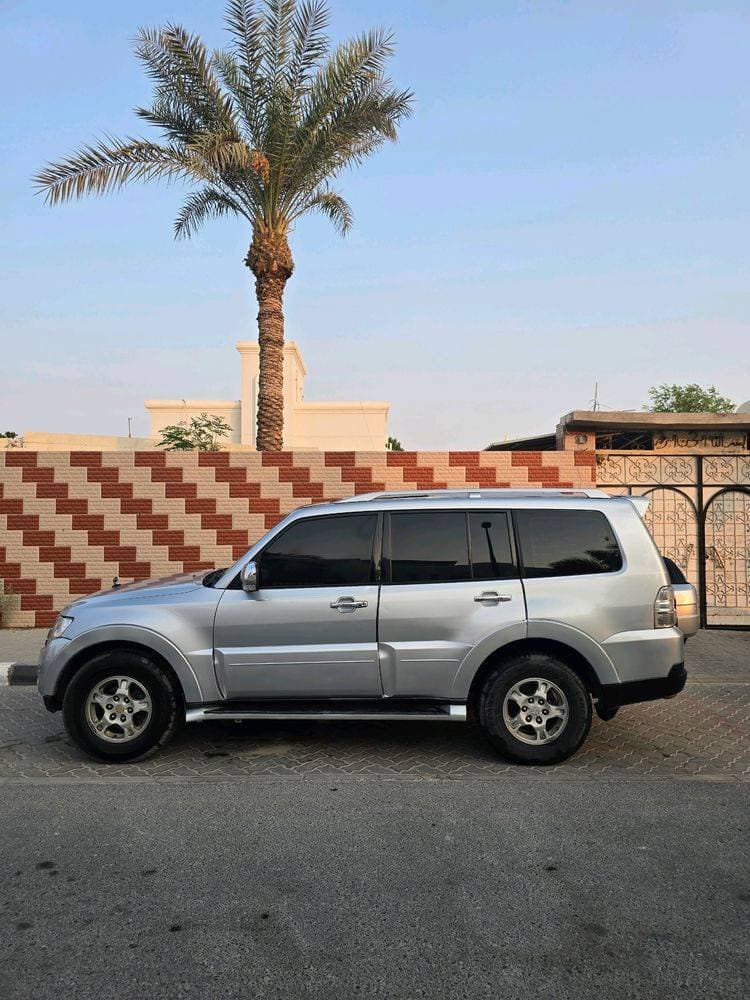2008 Mitsubishi Pajero thumbnail 4