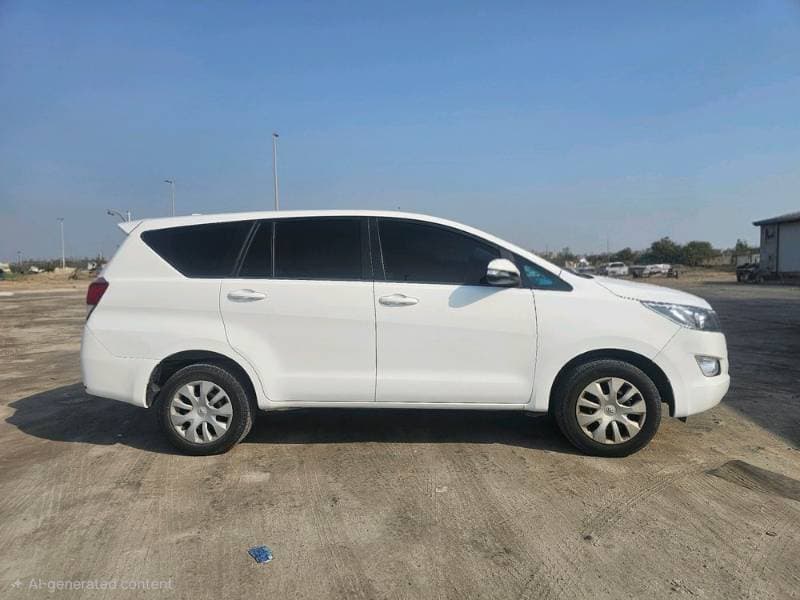 2017 Toyota Innova thumbnail 3