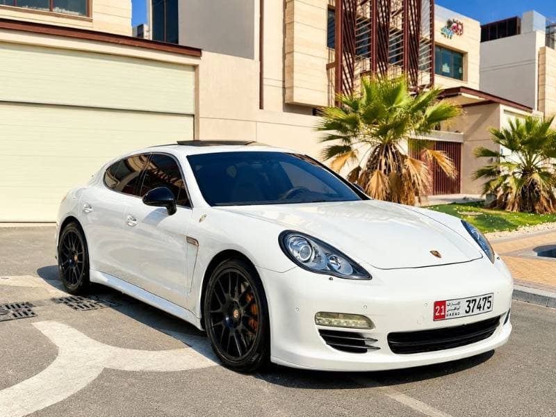 2010 Porsche Panamera thumbnail 2