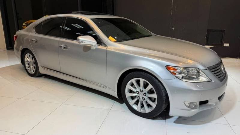 2012 Lexus LS460 thumbnail 5